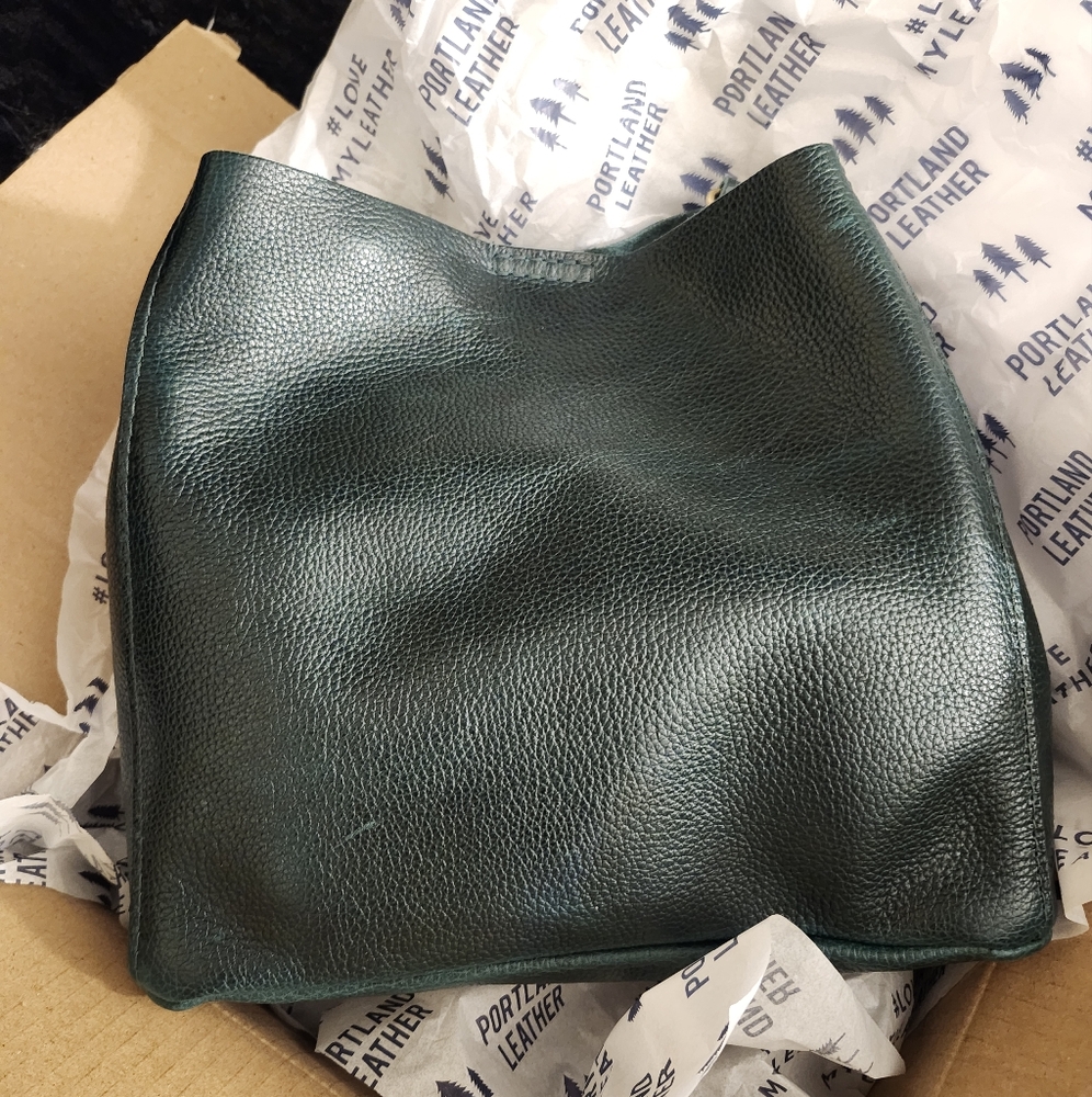 Portland Leather Goods ✨️Forest Green✨️ Butterfly Bucket Bag